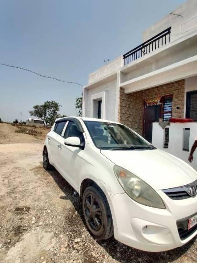 https://images10.gaadi.com/usedcar_image/4605007/original/processed_processed_597259f8-e861-4a70-8dd3-531b3e9fcae9.jpg?imwidth=6400