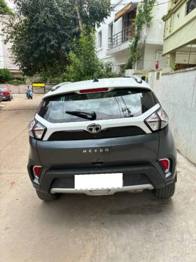 https://images10.gaadi.com/usedcar_image/4605022/original/processed_d8ba226d-6d79-4e63-a75d-146376b9ea1d.jpeg?imwidth=6402