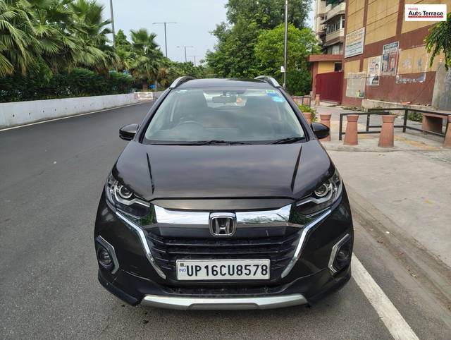 https://images10.gaadi.com/usedcar_image/4605068/original/627e48402b4c84f7b22f9596aa280ccc.jpg?imwidth=6400
