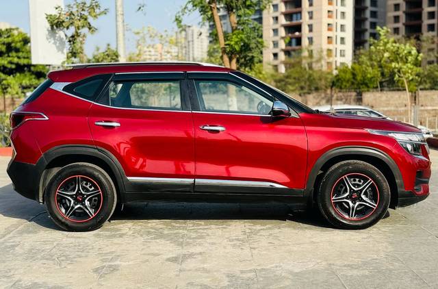 https://images10.gaadi.com/usedcar_image/4605095/original/adbb8212d7341bc512ea7128dceba445.jpg?imwidth=6401