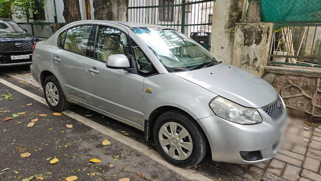https://images10.gaadi.com/usedcar_image/4605102/original/63cd9729-a1fd-4bca-9d69-015b0283e095.png?imwidth=6402