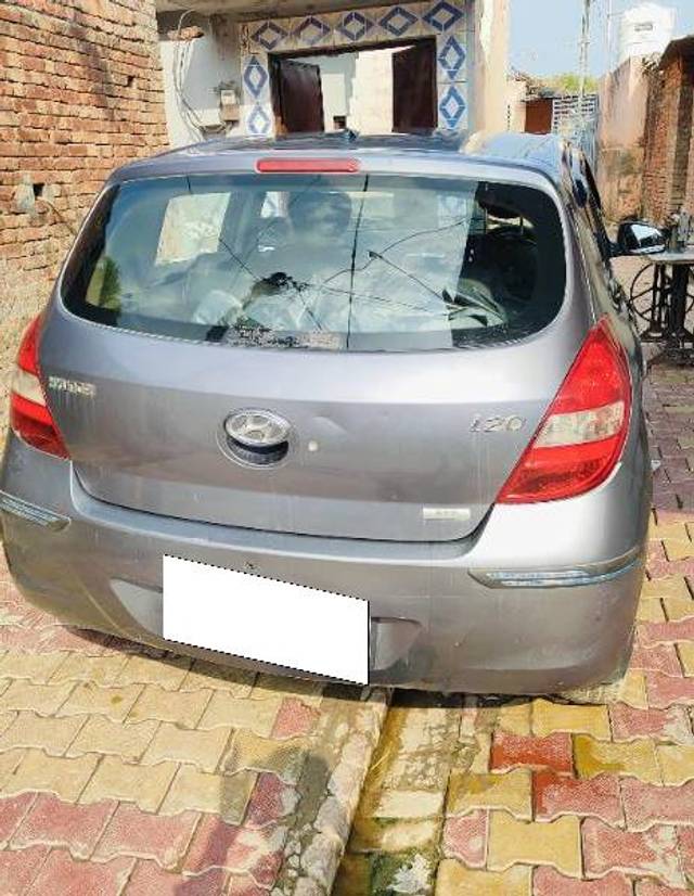 https://images10.gaadi.com/usedcar_image/4605105/original/processed_034a6443-6783-4b2d-822f-51b2aaa27189.jpg?imwidth=6402