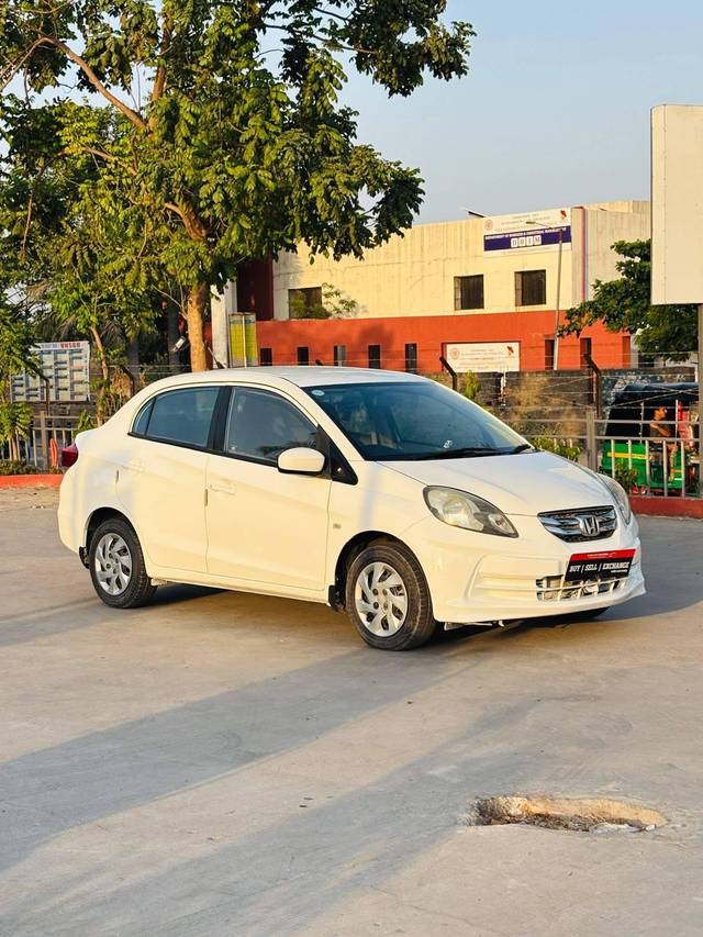 https://images10.gaadi.com/usedcar_image/4605107/original/processed_70a837dbc493627cff16afa56d95f00e.jpg?imwidth=6400