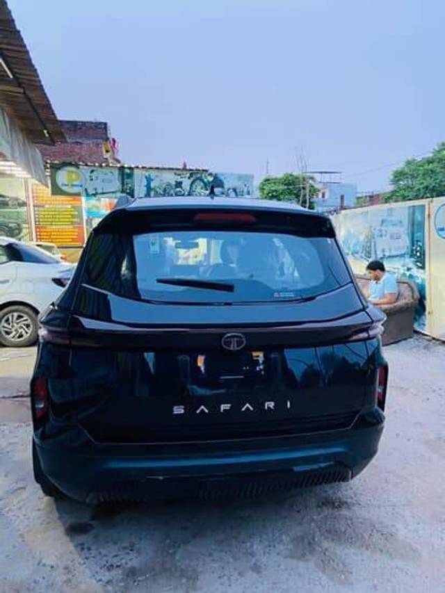 https://images10.gaadi.com/usedcar_image/4605111/original/processed_e68603d2-2165-4bfc-83b3-932c1046831e.jpg?imwidth=6401