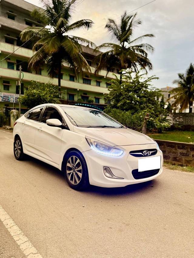 https://images10.gaadi.com/usedcar_image/4605136/original/processed_86b21c72ad646e044aecf7bf65245848.jpg?imwidth=6400