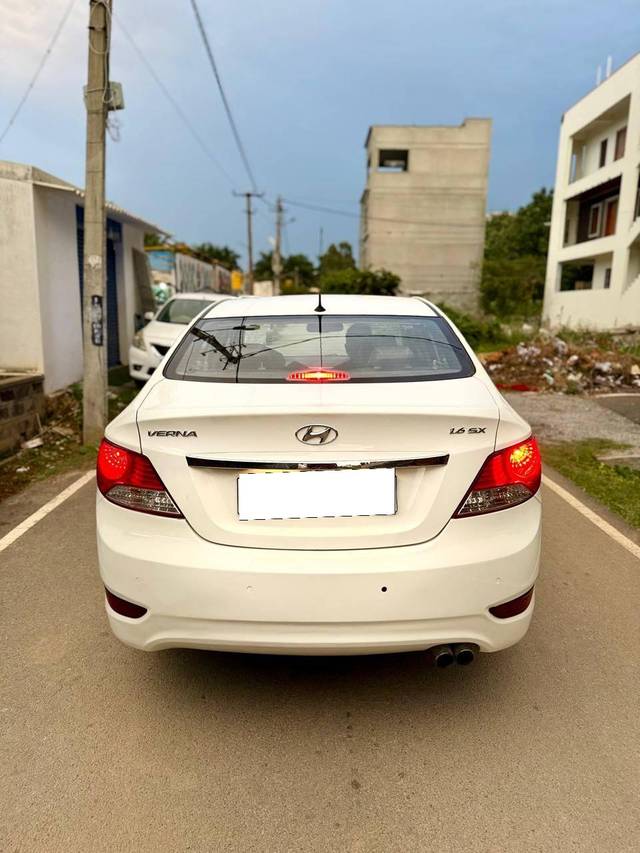 https://images10.gaadi.com/usedcar_image/4605136/original/processed_a8204103ef43df996744eaedc935a085.jpg?imwidth=6401