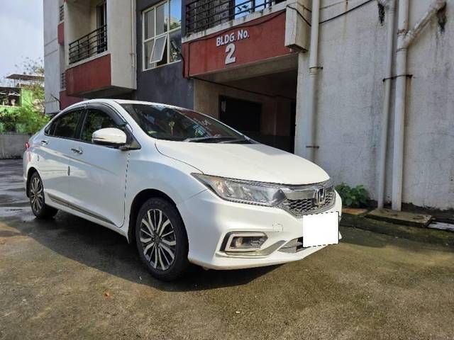 https://images10.gaadi.com/usedcar_image/4605148/original/processed_processed_21c8445d-3a63-4324-9ac7-52ec39d985eb.jpg?imwidth=6400
