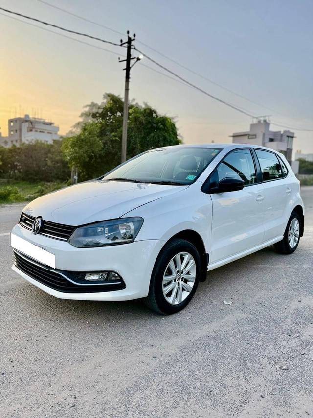 https://images10.gaadi.com/usedcar_image/4605183/original/processed_a72f9d4a0dddf0fbd67fd49bf287ca96.jpg?imwidth=6402