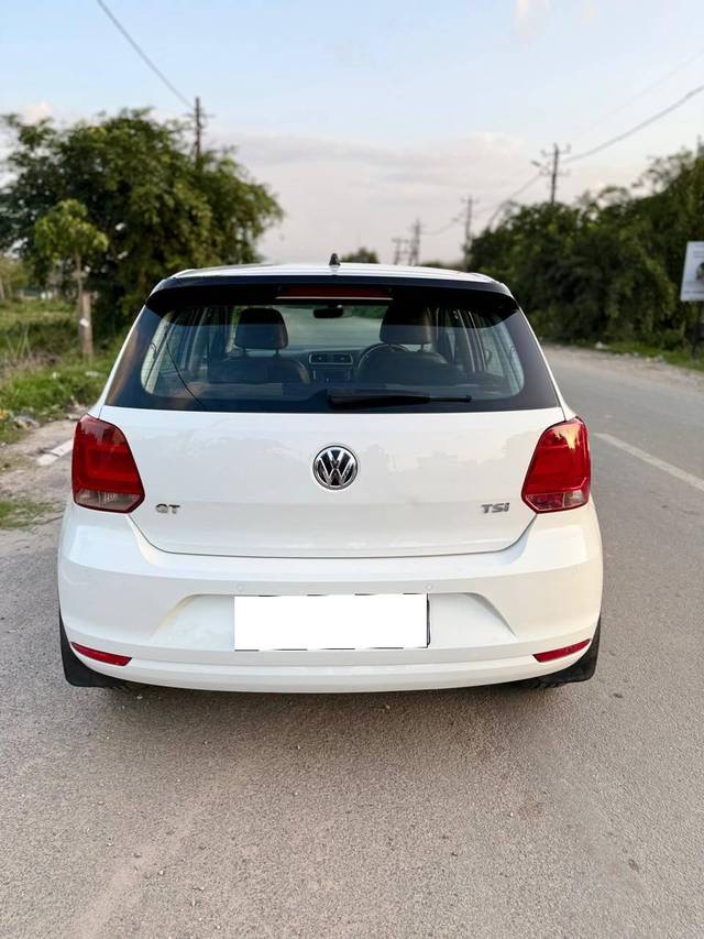 https://images10.gaadi.com/usedcar_image/4605183/original/processed_c150934f5b942fb63e2312f689393a99.jpg?imwidth=6401