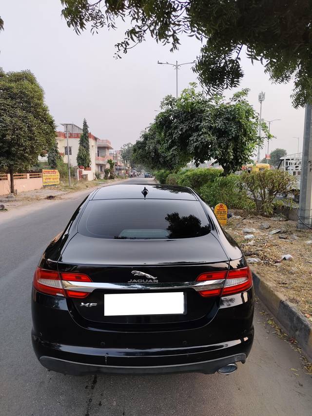 https://images10.gaadi.com/usedcar_image/4605196/original/processed_b3373439-6e65-42cc-92b1-5646442c4d6c.jpg?imwidth=6401