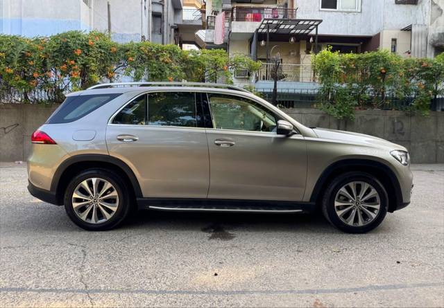 https://images10.gaadi.com/usedcar_image/4605198/original/processed_922649cf4ce4a88e63e8ab37e1ed53f6.jpg?imwidth=6401