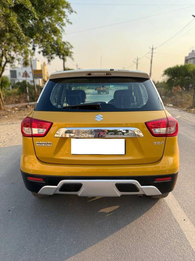 https://images10.gaadi.com/usedcar_image/4605208/original/processed_ee86ca4d8a43d5f6f95bb983fbd43c99.jpg?imwidth=6401