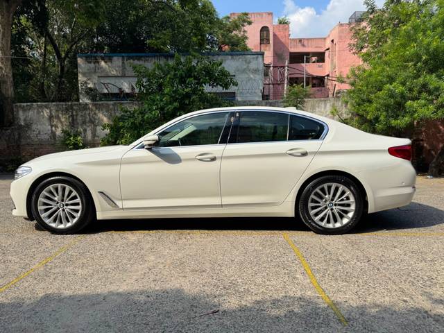 https://images10.gaadi.com/usedcar_image/4605221/original/ec8de236e8e4f93fe76fa65daef1df7e.jpg?imwidth=6402