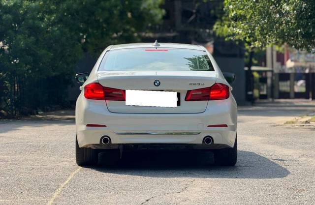 https://images10.gaadi.com/usedcar_image/4605221/original/processed_a46fa45294924a2eacacae20910fb031.jpg?imwidth=6401