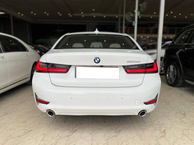 https://images10.gaadi.com/usedcar_image/4605231/original/processed_137ce1068021f3673106ae3e48dfcda9.jpg?imwidth=6402