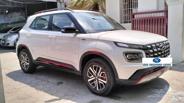 https://images10.gaadi.com/usedcar_image/4605235/original/processed_ad7a1daf294b9b03585c287a7a1c7736.jpg?imwidth=6400