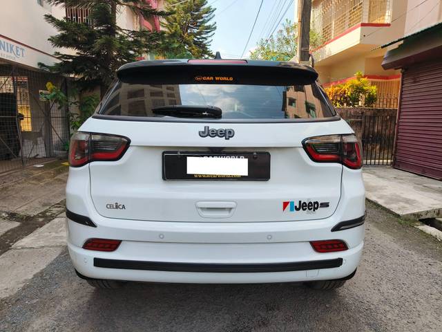 https://images10.gaadi.com/usedcar_image/4605244/original/processed_817a6be4eccfb1cf6786e171571a656e.jpg?imwidth=6401