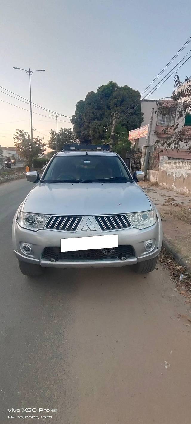 https://images10.gaadi.com/usedcar_image/4605246/original/processed_eae2952b-9c64-47bb-b2e0-1aa79eae8600.jpg?imwidth=6400