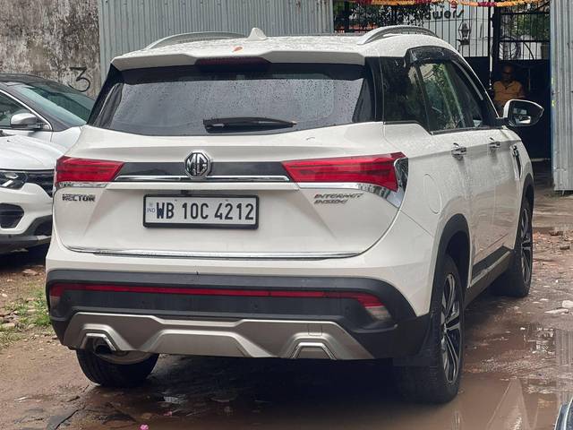 https://images10.gaadi.com/usedcar_image/4605247/original/processed_f818d329fba822f0b78ac84fafcee86d.jpg?imwidth=6401