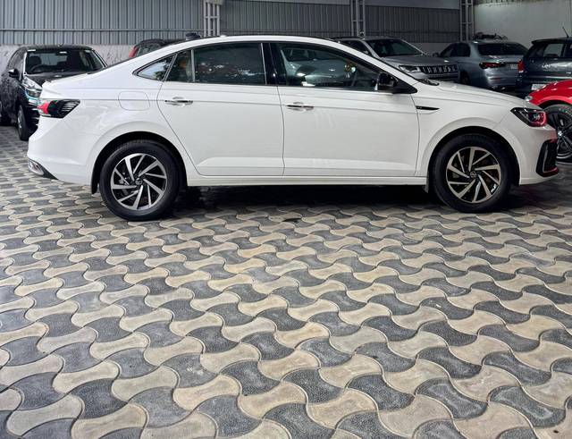 https://images10.gaadi.com/usedcar_image/4605251/original/processed_ff655a58ae641897830709a2c3c2a4e1.jpg?imwidth=6402