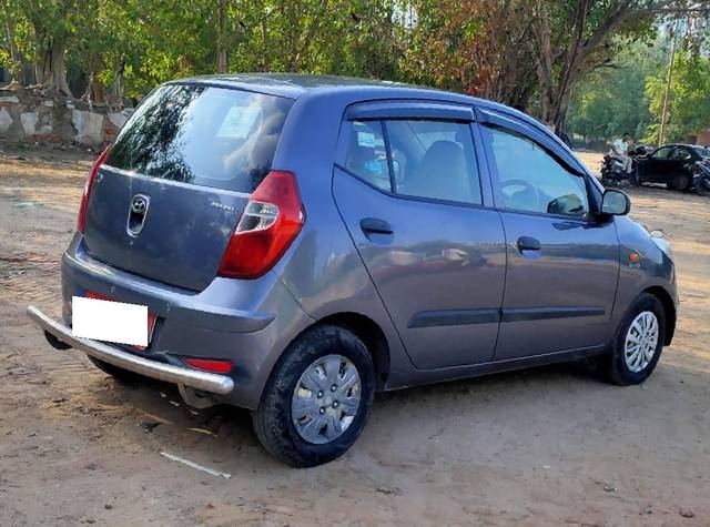 https://images10.gaadi.com/usedcar_image/4605271/original/processed_391f8a4ee21c5d33e841e6815a360b5f.jpg?imwidth=6402