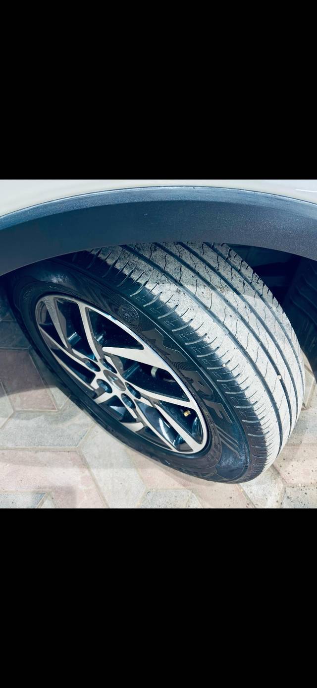 https://images10.gaadi.com/usedcar_image/4605277/original/2455ffaa3570ffb0e10385333a78d810.jpg?imwidth=6402