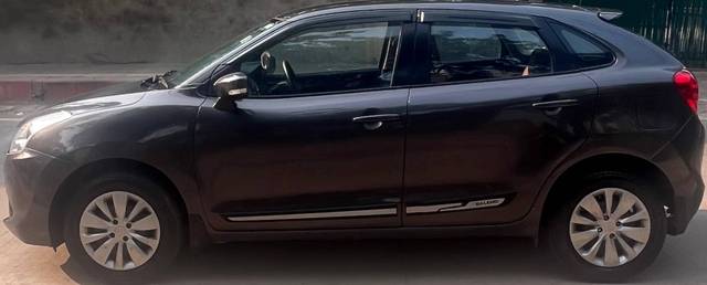 https://images10.gaadi.com/usedcar_image/4605281/original/processed_ac85131b-1573-4d75-a24d-945c927308d5.jpg?imwidth=6402