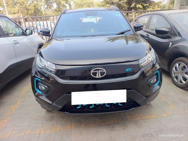 https://images10.gaadi.com/usedcar_image/4605291/original/processed_bf1ad53e-54f4-4fee-aacc-c2f9c6d1076c.jpg?imwidth=6401