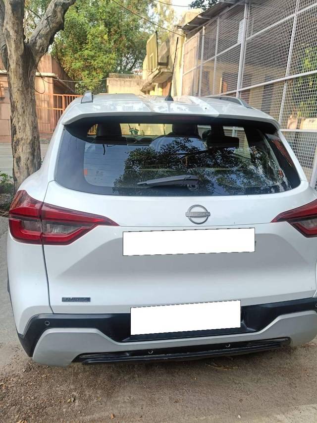 https://images10.gaadi.com/usedcar_image/4605319/original/processed_d445b64b-d343-4db9-aeb4-632f4109a68f.jpg?imwidth=6401