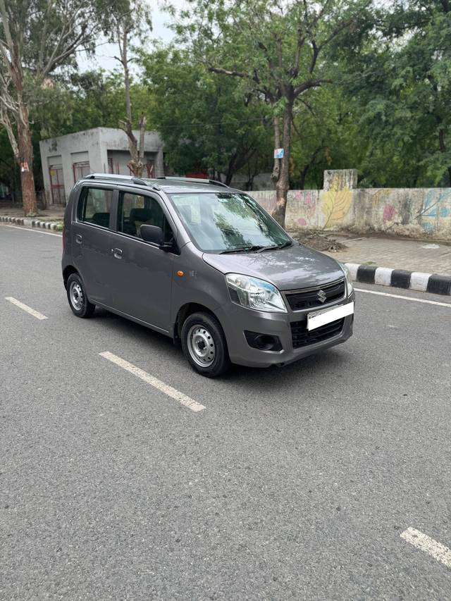 https://images10.gaadi.com/usedcar_image/4605335/original/processed_db0c96dbe28120c9dd065a15a29bb67d.jpg?imwidth=6400