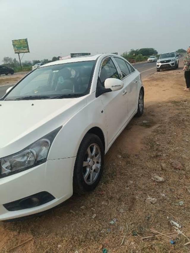 https://images10.gaadi.com/usedcar_image/4605349/original/processed_66ca9351-77ee-4f48-a4e2-e7b5f009494b.jpg?imwidth=6402