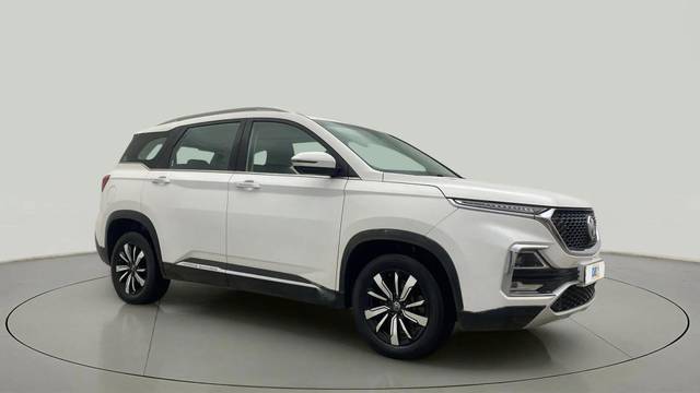 https://images10.gaadi.com/usedcar_image/4605352/original/dec16c65edb96a4e1fcd9d695bb54bca.jpg?imwidth=6400