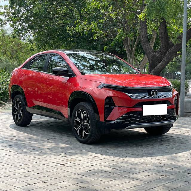 https://images10.gaadi.com/usedcar_image/4605361/original/processed_9e21f86c3655f4615bfddb761f5e8e09.jpg?imwidth=6400