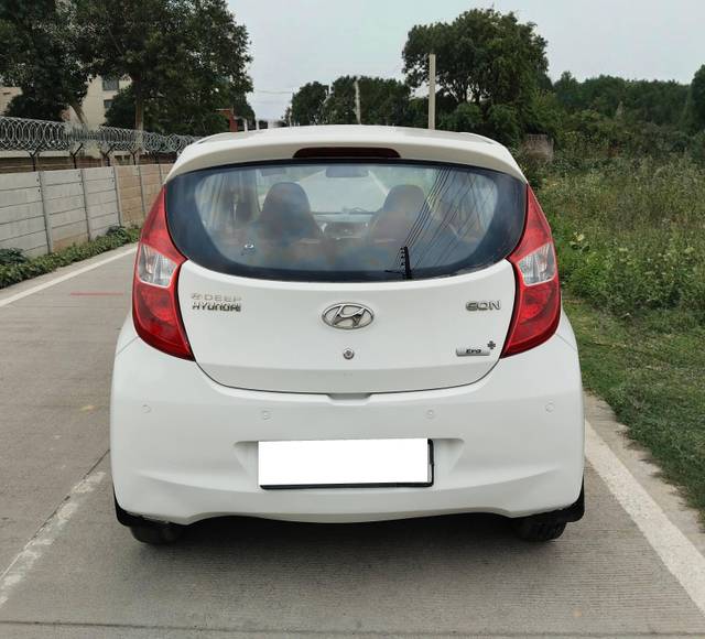 https://images10.gaadi.com/usedcar_image/4605364/original/processed_1b3fcb3558c432cbc46cfbf55d52d48e.jpg?imwidth=6401