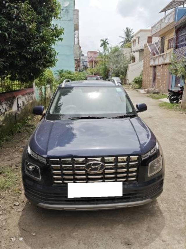 https://images10.gaadi.com/usedcar_image/4605371/original/processed_36ac90a7-57cf-466c-af0b-26c4f04b0113.jpg?imwidth=6400