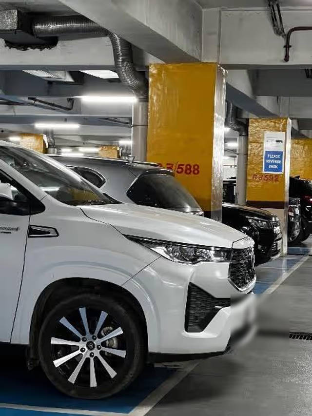 https://images10.gaadi.com/usedcar_image/4605373/original/b0c6aa44-4011-408d-80ad-c527c97c50d2.png?imwidth=6401