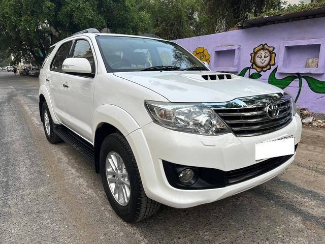 https://images10.gaadi.com/usedcar_image/4605375/original/processed_bed57a2ac1a6d67c30a89f7244e988f2.jpg?imwidth=6400
