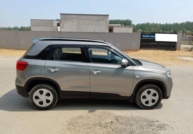 https://images10.gaadi.com/usedcar_image/4605382/original/processed_a5b75037d4024b3015d4c3de5c250fdb.jpg?imwidth=6402
