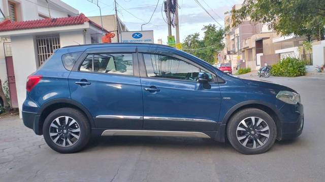 https://images10.gaadi.com/usedcar_image/4605384/original/processed_4fcc9b3af5f385b0b7071509556b5545.jpg?imwidth=6401