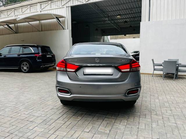 https://images10.gaadi.com/usedcar_image/4605391/original/processed_6da8825e064c07bcf2abf1f6e0136680.jpeg?imwidth=6401