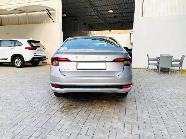 https://images10.gaadi.com/usedcar_image/4605395/original/processed_b7923bbc034eea4f722980465b40f40b.jpeg?imwidth=6401