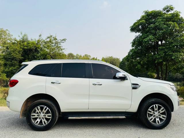 https://images10.gaadi.com/usedcar_image/4605404/original/77a361bab8c60d7818bb4852672bb5f3.jpeg?imwidth=6401