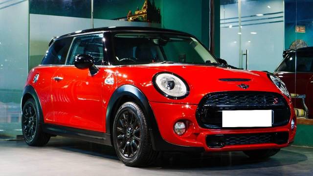 https://images10.gaadi.com/usedcar_image/4605434/original/processed_af18945591340227ec83c5223d3f63b6.jpg?imwidth=6400