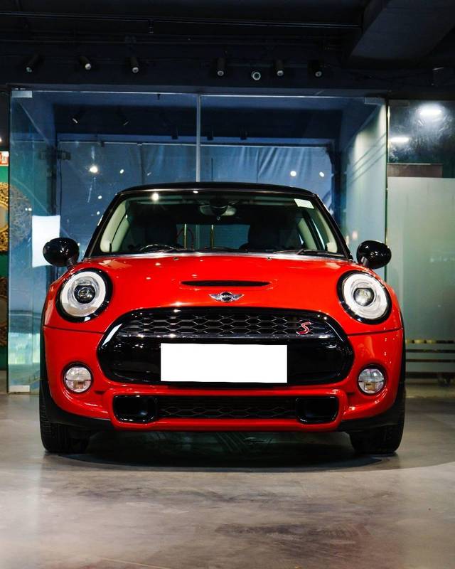 https://images10.gaadi.com/usedcar_image/4605434/original/processed_bde194864aeddbc66ef15d7bb7761fda.jpg?imwidth=6402