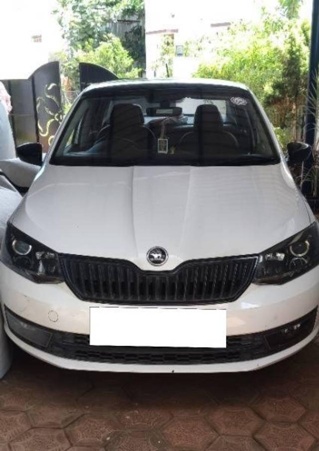 https://images10.gaadi.com/usedcar_image/4605435/original/processed_504fd1e0-0754-4c16-b61b-2daebd6bce06.jpg?imwidth=6400