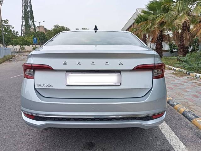 https://images10.gaadi.com/usedcar_image/4605442/original/processed_728d9341b369eab142b0e2d7ba38ef85.jpg?imwidth=6402