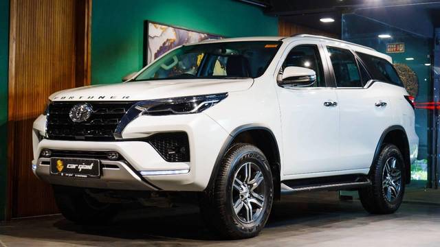 https://images10.gaadi.com/usedcar_image/4605443/original/processed_98f99773f857e425683eacfbc215a1cf.jpg?imwidth=6400