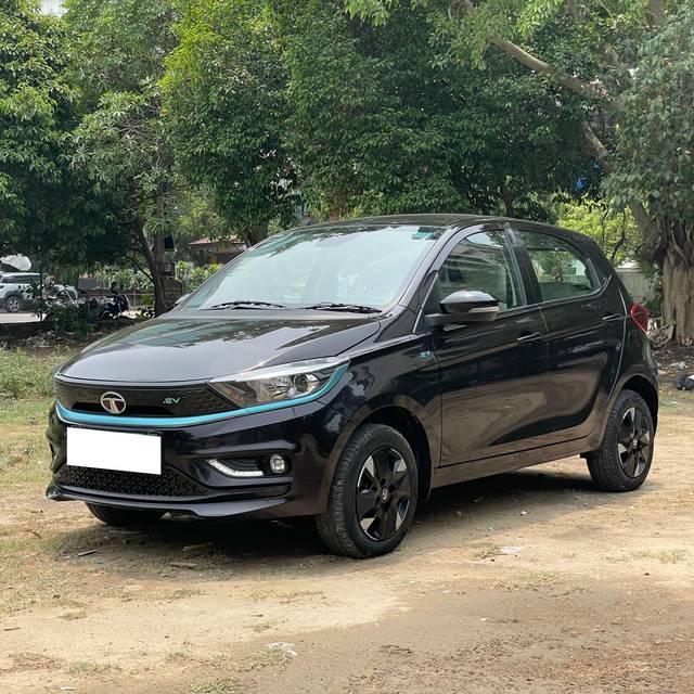 https://images10.gaadi.com/usedcar_image/4605497/original/processed_93f79a6039e8913a761f55106d7de3b3.jpg?imwidth=6400