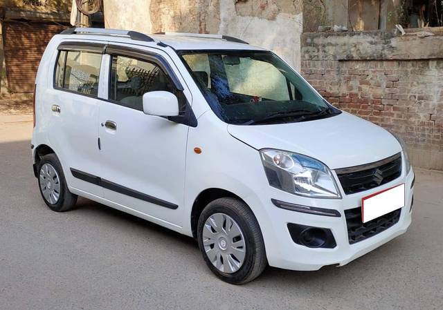 https://images10.gaadi.com/usedcar_image/4605502/original/processed_15c1bf7aa1c402fa953bb5b79d4c0a15.jpg?imwidth=6400