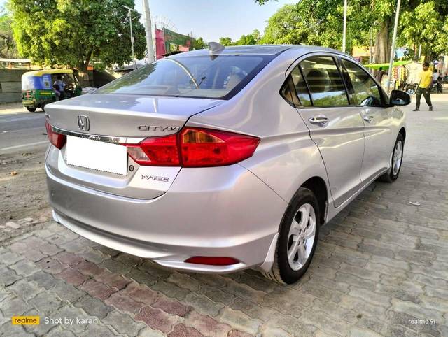 https://images10.gaadi.com/usedcar_image/4605524/original/processed_ae46698befb6ac1ad99fe03bfc4733e1.jpg?imwidth=6401